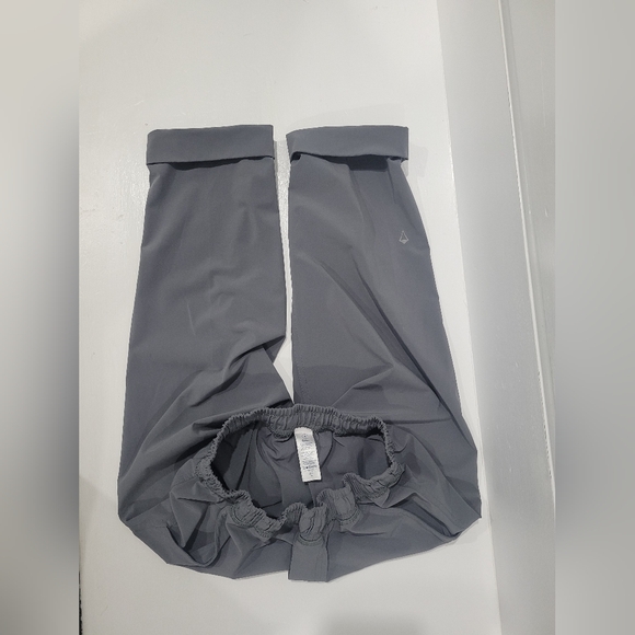 IVVIVA BY LULULEMON Sz 8 - Picture 2 of 5